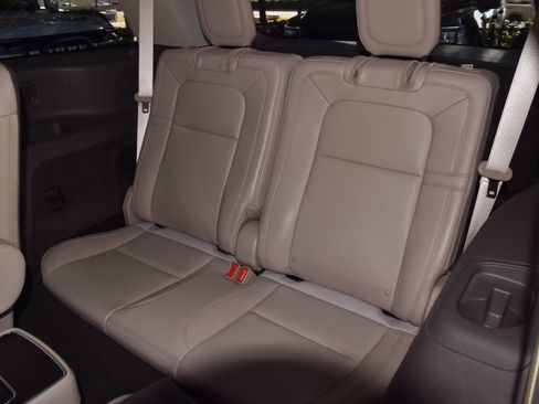 Used 2022 Lincoln Aviator Reserve w/ Equipment Group 201A image 15