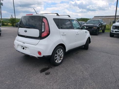 Used 2017 Kia Soul + FWD image 27