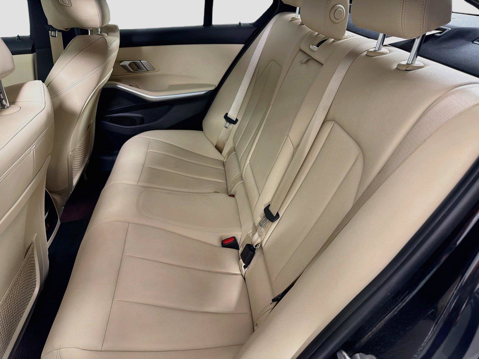 Used 2021 BMW 330i Sedan w/ Driving Assistance Package RWD image 25