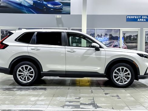 Used 2023 Honda CR-V EX image 7