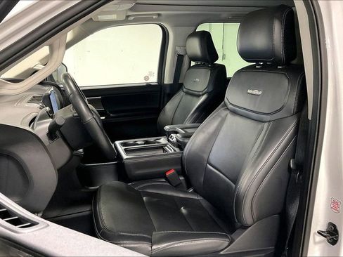 Used 2025 Ford Expedition Platinum AWD/4WD image 31