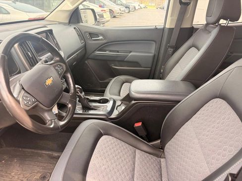 Used 2022 Chevrolet Colorado Z71 w/ Z71 Midnight Edition image 11