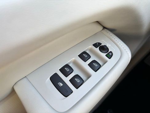 Certified 2024 Volvo XC60 B5 Core w/ Climate Package image 28