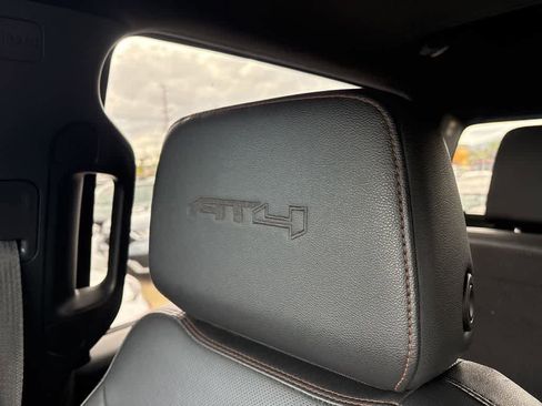 Used 2021 GMC Sierra 1500 AT4 w/ AT4 Value Package AWD/4WD image 12