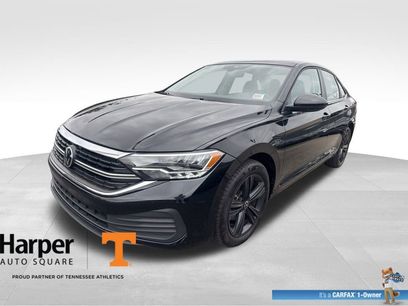 Used 2024 Volkswagen Jetta SE w/ Panoramic Sunroof Package