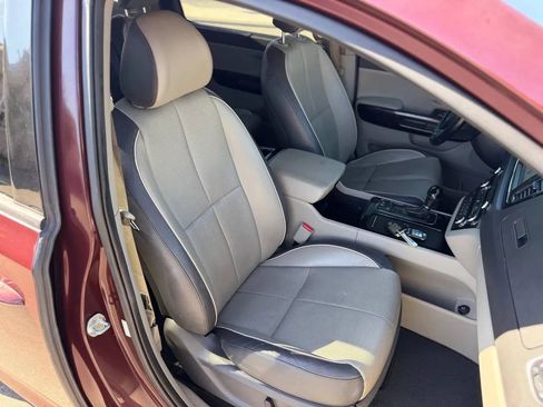 Used 2016 Kia Sedona SX FWD image 44