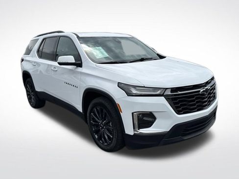 Used 2023 Chevrolet Traverse RS w/ LPO, Floor Liner Package AWD/4WD image 8