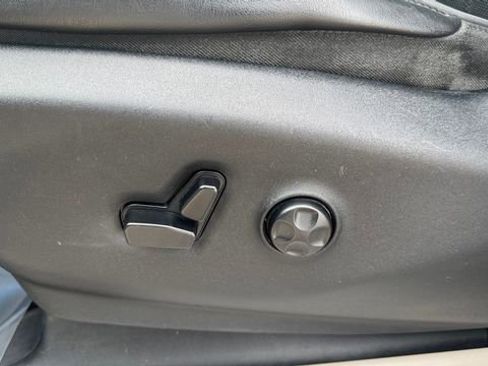 Used 2011 Chrysler Town & Country Touring-L w/ Entertainment Group #2 image 22