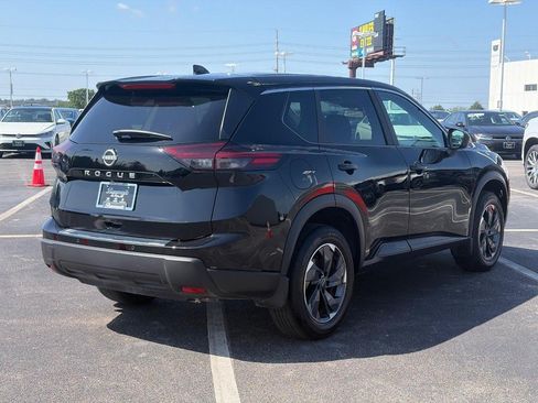 Used 2025 Nissan Rogue SV FWD image 5