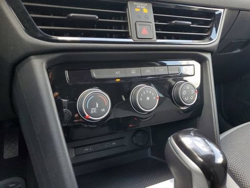 Certified 2024 Volkswagen Taos S FWD image 20