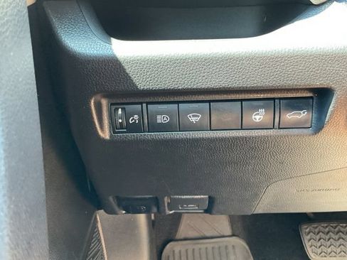 Used 2021 Toyota RAV4 XLE Premium FWD image 38