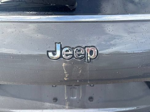 Used 2022 Jeep Grand Cherokee L Limited AWD/4WD image 26