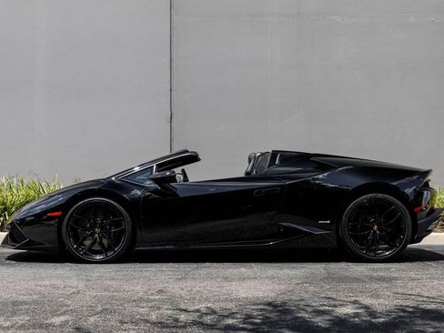 Used 2016 Lamborghini Huracan LP 610-4 AWD/4WD image 2