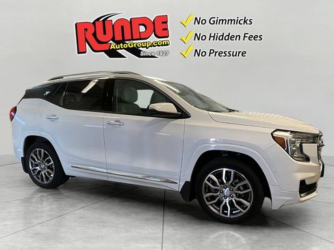 Used 2023 GMC Terrain Denali w/ Denali Premium Package AWD/4WD image 8