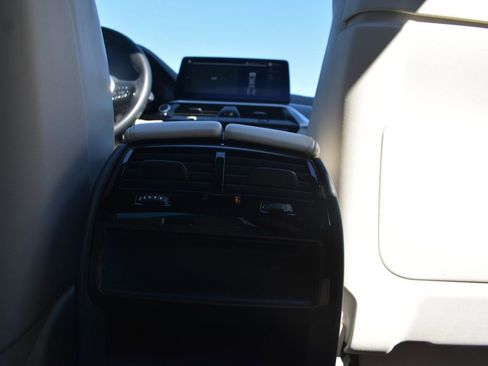 Used 2023 BMW 540i w/ Premium Package image 32