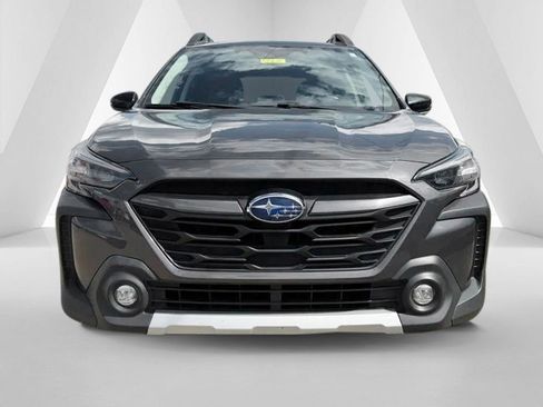 Used 2023 Subaru Outback Limited AWD/4WD image 2