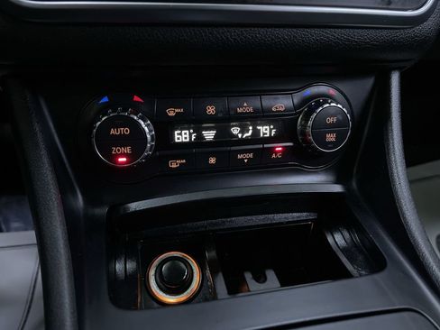 Used 2016 Mercedes-Benz CLA 250 image 23