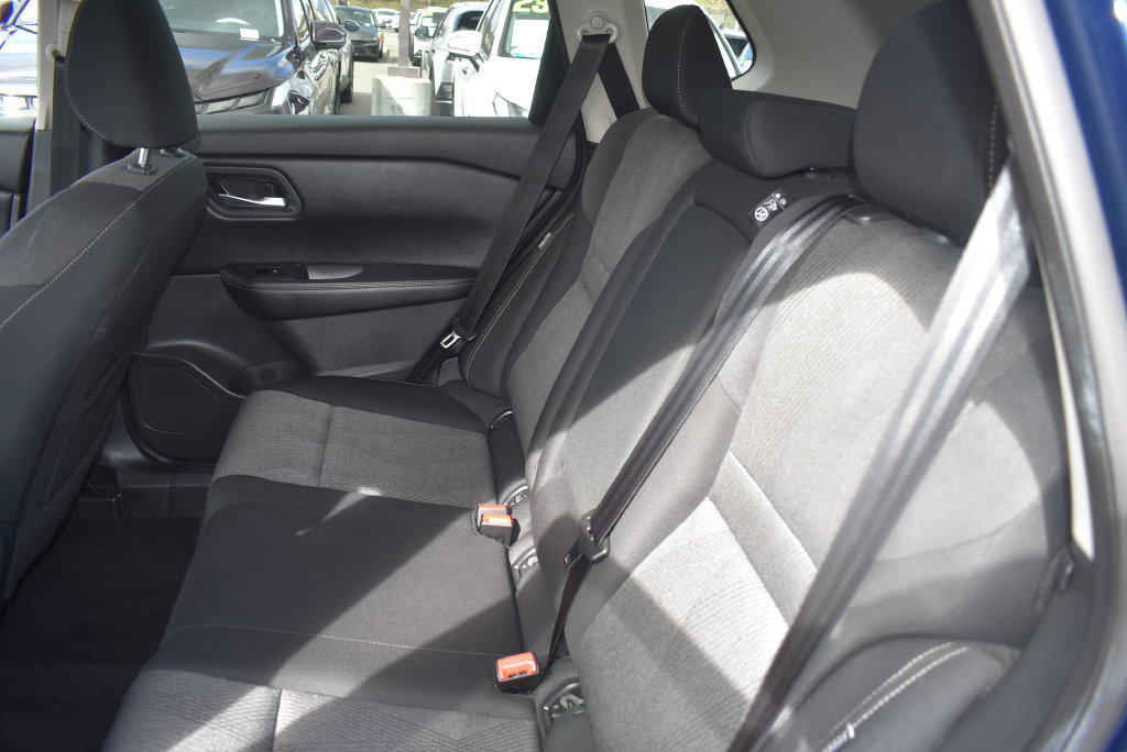 Used 2025 Nissan Rogue SV FWD image 16