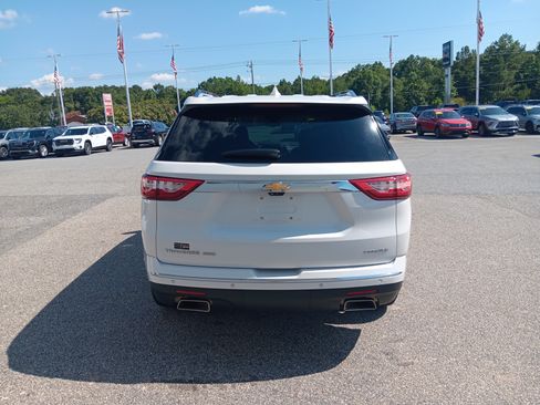 Used 2020 Chevrolet Traverse Premier AWD/4WD image 5