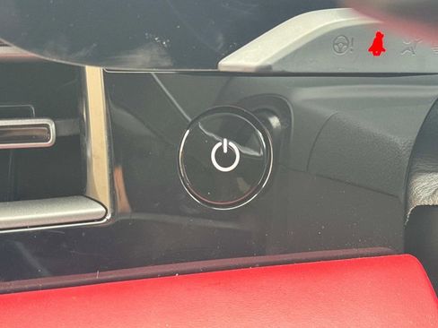 Used 2025 Porsche Taycan image 21