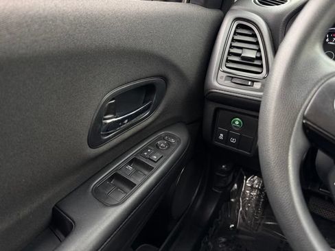Used 2020 Honda HR-V LX image 33