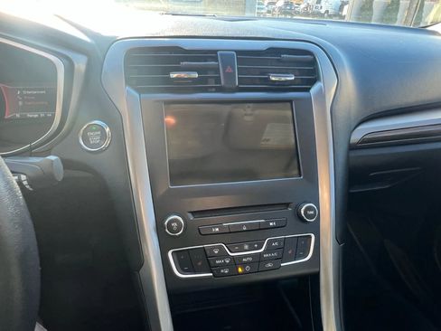 Used 2018 Ford Fusion Energi SE image 16