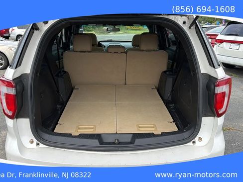 Used 2016 Ford Explorer XLT w/ Equipment Group 202A AWD/4WD image 30