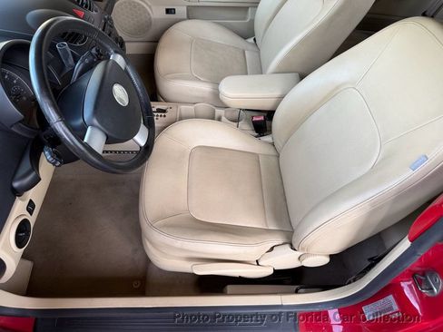 Used 2010 Volkswagen Beetle Convertible FWD image 39