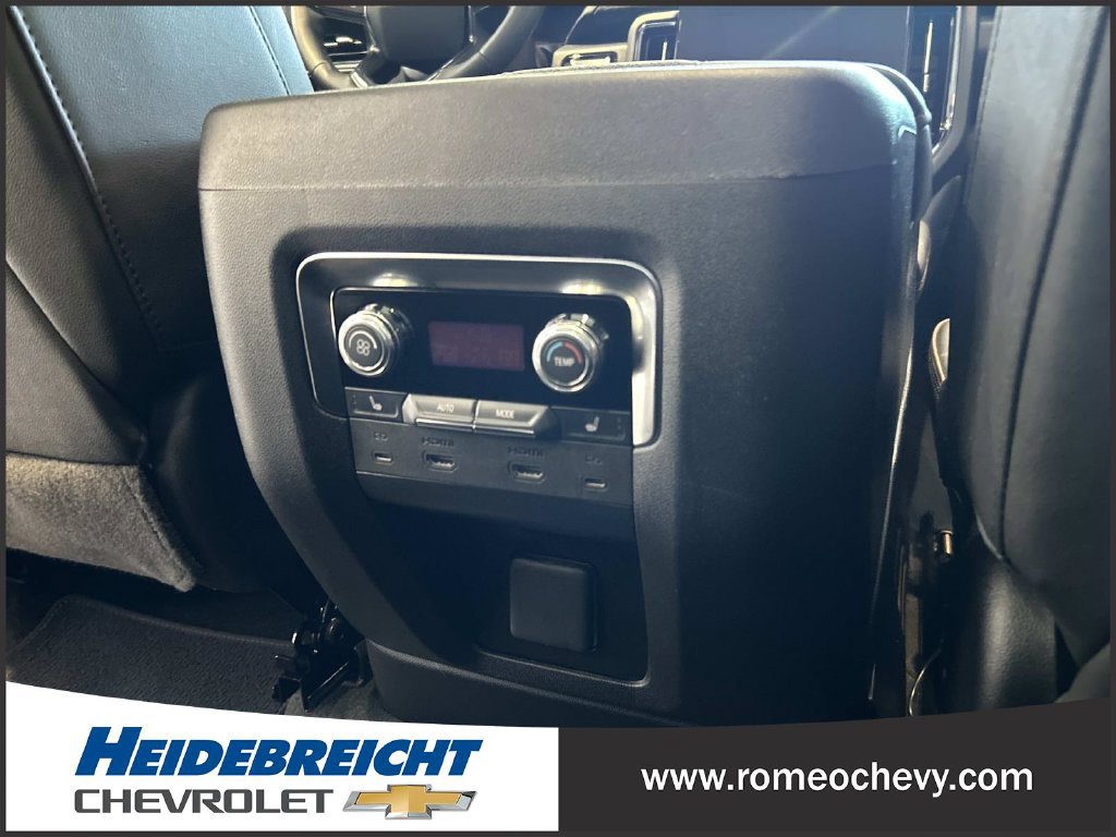 Used 2025 GMC Yukon AT4 w/ AT4 Premium Plus Package AWD/4WD image 18