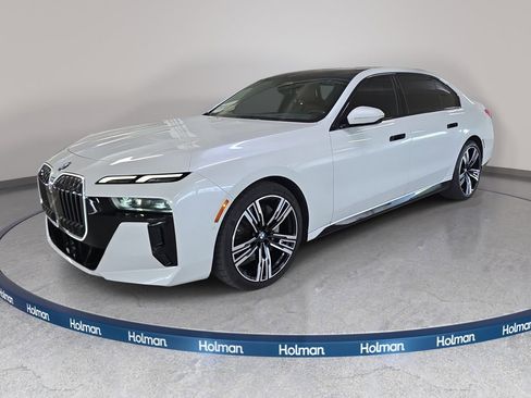 Used 2023 BMW 740i w/ Parking Assistance Package RWD image 1