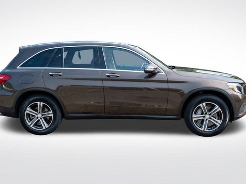 Used 2017 Mercedes-Benz GLC 300 4MATIC image 7