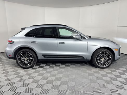 Certified 2026 Porsche Macan AWD/4WD image 8
