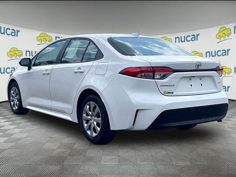 Used 2024 Toyota Corolla LE FWD image 4