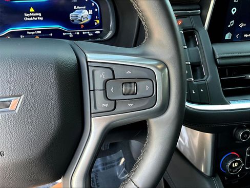Used 2023 Chevrolet Tahoe Z71 w/ Luxury Package AWD/4WD image 12