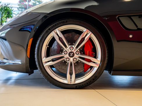 Used 2017 Ferrari GTC4Lusso AWD/4WD image 3
