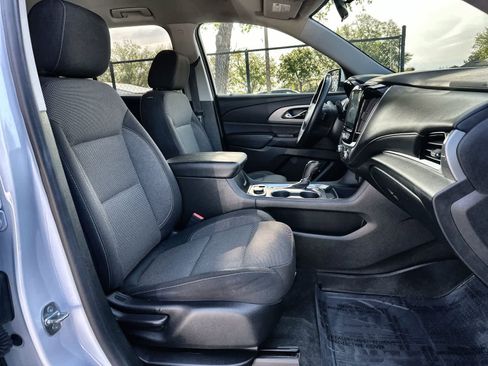 Used 2019 Chevrolet Traverse LT image 9