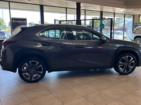 Used 2025 Lexus UX 300h FWD image 3
