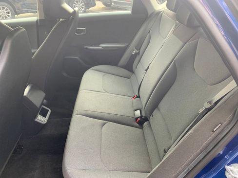 Used 2025 Kia K4 LXS image 38