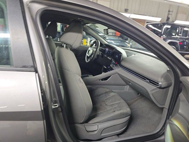 Used 2024 Hyundai Elantra SEL FWD image 10