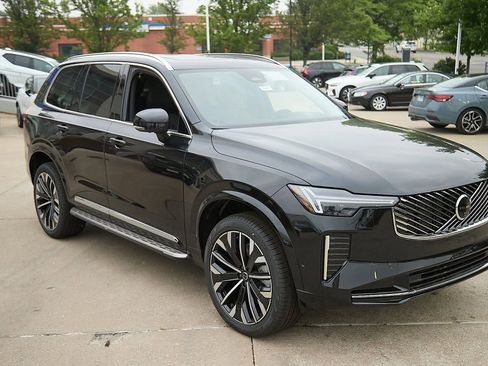 New 2025 Volvo XC90 B6 Ultra w/ Protection Package image 4