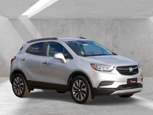 Used 2021 Buick Encore Preferred FWD image 1