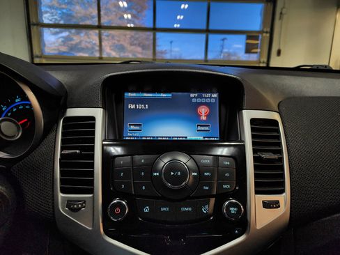 Used 2016 Chevrolet Cruze LT image 29