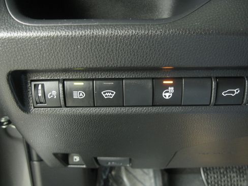Used 2023 Toyota RAV4 SE image 19