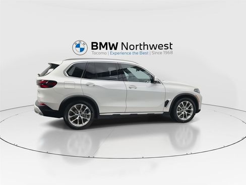 New 2026 BMW X5 xDrive50e w/ Climate Comfort Package image 4