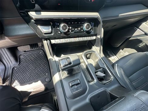 Used 2024 GMC Sierra 1500 AT4X image 18