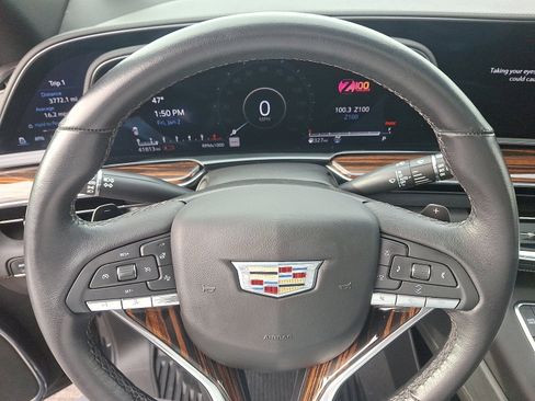 Used 2023 Cadillac Escalade ESV Premium Luxury image 13