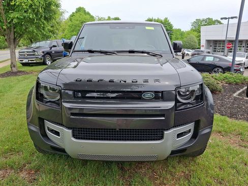 Used 2023 Land Rover Defender 110 SE AWD/4WD image 2