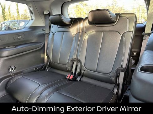 Used 2023 Jeep Grand Cherokee L Limited w/ Luxury Tech Group II image 14