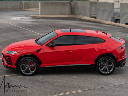 Used 2019 Lamborghini Urus AWD/4WD image 28