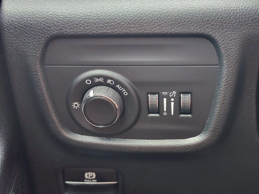 New 2026 Jeep Grand Cherokee Altitude AWD/4WD image 24